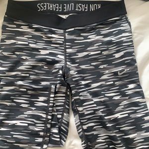 Cropped Nike Leggings